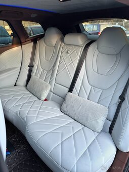 Predám BMW XM-TOP - 15