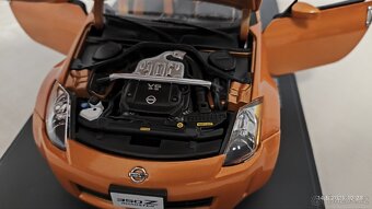 Model Nissan 350 Z Roadster Sunset Orange, Autoart 1:18 - 15