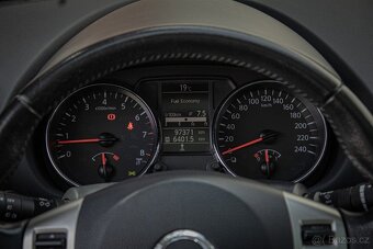 Nissan Qashqai 1.6i Tekna 4x2 (EU5) - 15
