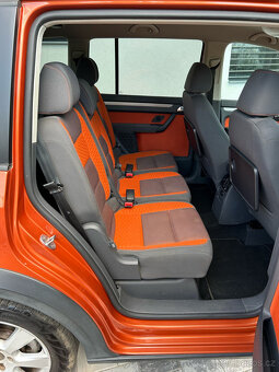 VW Touran Cross 1.9 tdi, 77 KW, rok 2008 - 15