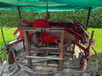 Prodám sekačku MF 70 s příslušenstvím - 15