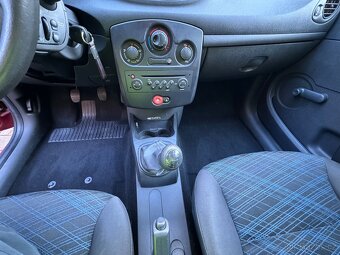 Renault Clio III 2009 - 15