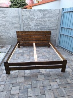 Prodám manželskou postel 180cm x 200cm - 15