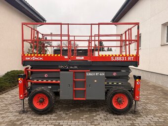 Terénní Nůžková Plošina Skyjack SJ-8831 | r. 2017 | 480 mth - 15