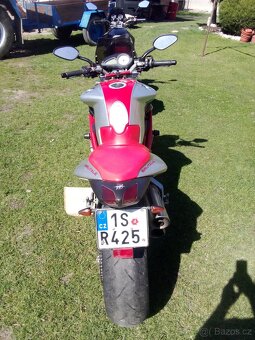 MV Agusta Brutale 910 - 15