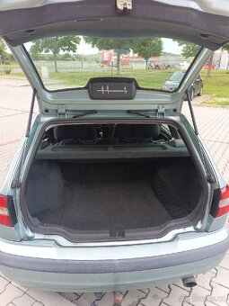 Volvo V40 ; 1,8 ben. ; 2003 - 15