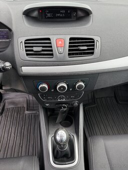 Renault Megane COUPE, 1.4 benzín, 150.836 km, rok 2010 - 15