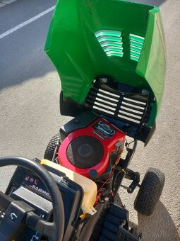 Prodám zahradní traktor Sabre John Deere - 15