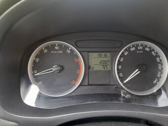 ŠKODA FABIA 1.4 16V 63KW , ROK 2009,NOVÁ STK + OLEJ - 15