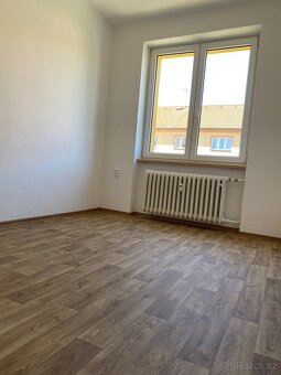 Byt 3+1 (76 m2) po rekonstrukci s garáží a zahradou - 15
