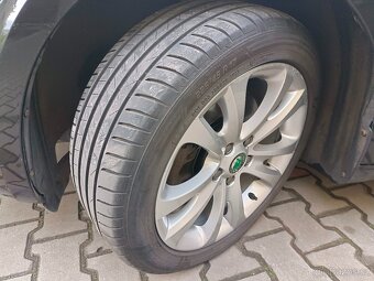 Superb 2.0 Tdi 125 kW DSG combi panorama - 15