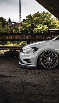 OSRAM LED světlomety VW Golf 7 před fl
Dynamický blinkr - 15