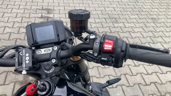 Yamaha XSR 900 - 15