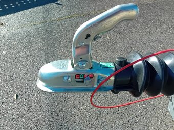 Brzděný přívěsný vozík 1300Kg, 2,65m x 1,30m, svařovaný rám - 15