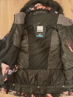 Lyzarska či snowboardová bunda ROXY s kožešinovým límcem - 15