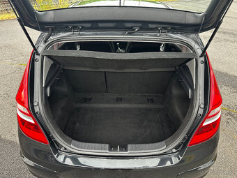 HYUNDAI i30, 1.4i, r.v. 2010 - 15