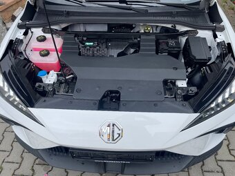Prodám MG 4 Electric r,v,10/2022 125 KW baterie 54 KWh DPH - 15
