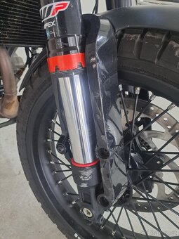 Husqvarna Svartpilen 125 ABS - 15