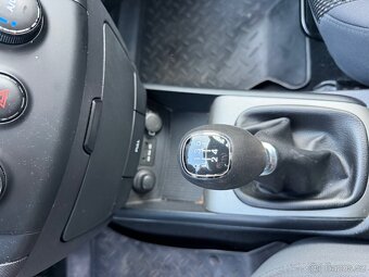 Hyundai i30 CW 1.4 80kW 2011 - 15