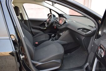 Peugeot 208 1.2i/5DVÉŘ/ČR/1MAJ/2017/129TKM - 15