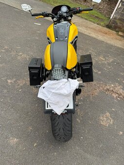Yamaha XSR 900 - 15