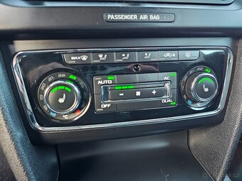 ŠKODA SUPERB 2010 2.0TDI 125kW 4x4 ELEGANCE,SENZORY,VÝHŘEV - 15