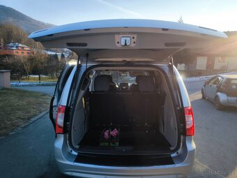 Chrysler Town and Country STOWN 3,6 Benzín 211 Kw - 15