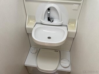 Chateau Carrat 390, 4 osoby, wc, topení, 1100kg - 15