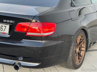 BMW E92 335i Manuál - 15