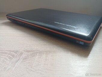 Lenovo IdeaPad Y550 + nabíječka - 15