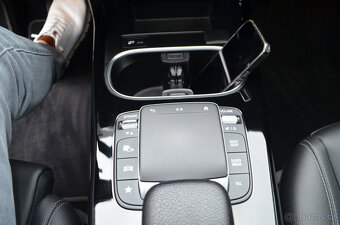 PRODÁM MERCEDES BENZ A 180D NOVÝ MODEL 2022 119.000KM DPH - 15
