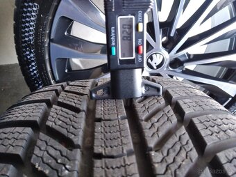 Zánovní zimní komplet Enyaq, Elroq 235/50+255/45 R20 - 15