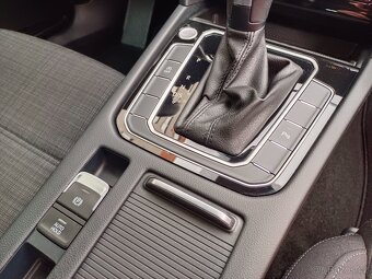 VW Passat B8 Variant 2.0TDI 110kW DSG - záruka Autodraft - 15