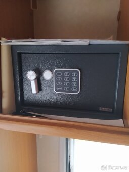 Karavan Hobby 420 DE LUXE - 15