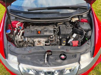 Honda Civic 1,8 Vtec i-shift automat executive - 15