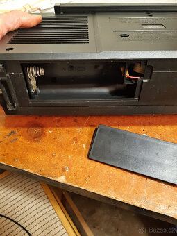 Radiomagnetofon RFT SKR720 z roku 1988 - 15