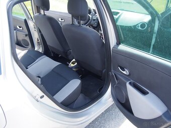 Renault clio combi 2010 - 15