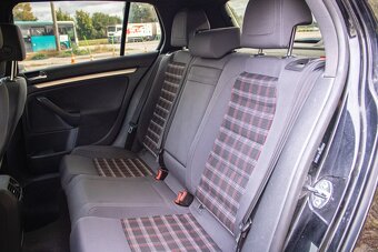 Volkswagen Golf 2.0 GTI ,147kW - 15