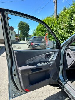 HYUNDAI TUSCON - 15
