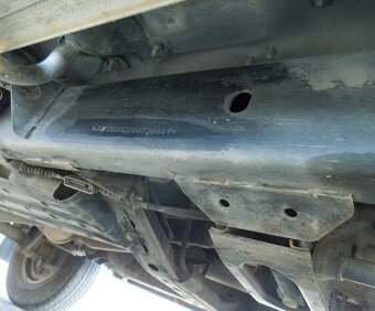 Nissan Navara 2,5 TDi 76 kw   REZERVOVANE - 15