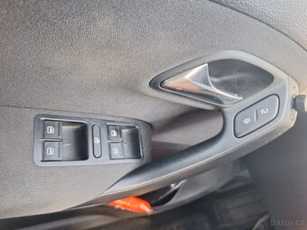 VW POLO 1,4 benzin rok 2012 - 15
