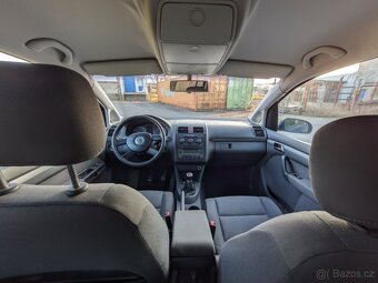 Volkswagen Touran, 1.6 FSI, 85kW, 7 míst. - 15
