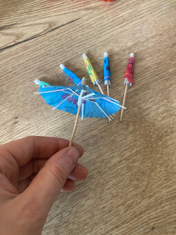 odzoby na poháry, brčka, paraplíčka,.. - 15