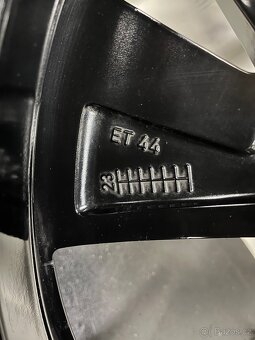 Passat B9 Nové letní sady R19 - 15