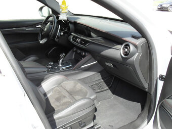 Alfa Romeo Stelvio 2.9 Tw-Turbo V6 Quadrifoglio 1.199.999Kč - 15