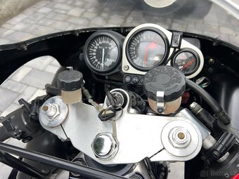 Kawasaki zx7r ( barva mica fialová original) - 15