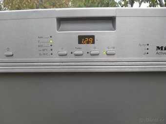 VESTAVNÁ NEREZ MYČKA MIELE, LUXUSNÍ ZNAČKA,VYROBENO V CZ - 15