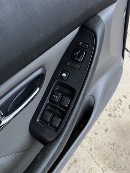 Dveře Subaru Legacy sedan BH (3. generace) - 15