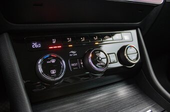 Škoda Superb 2.0 TDI DSG 2019 - 15