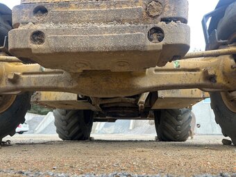 CATERPILLAR 428 E 4X4 - 15